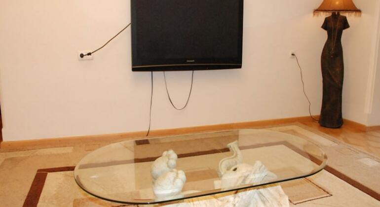 Golden Fleece Apartments - Photo3