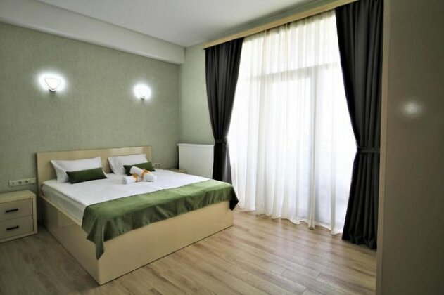 Heart of Tbilisi - modern 3 bedroom apartment - Photo2