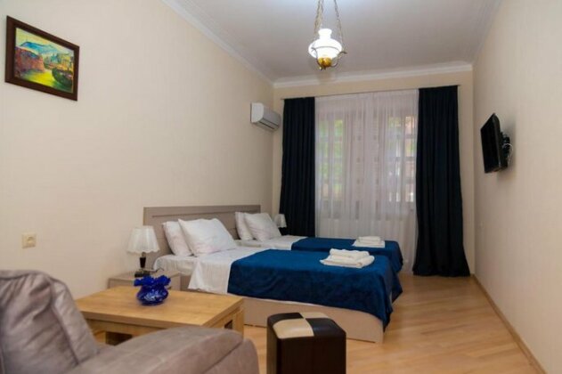 Holiday Rooms Tbilisi - Photo2