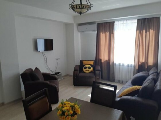 New Apartment on Marjanishvili Ave - Photo3