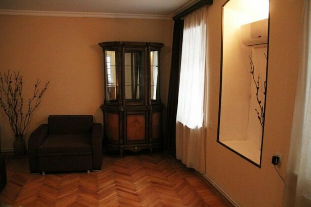 Ninoshvili apartment - Photo3