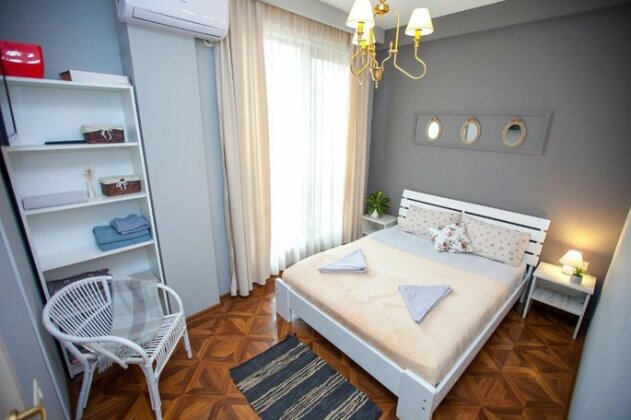Tbilisi LOA Apartment - Photo2