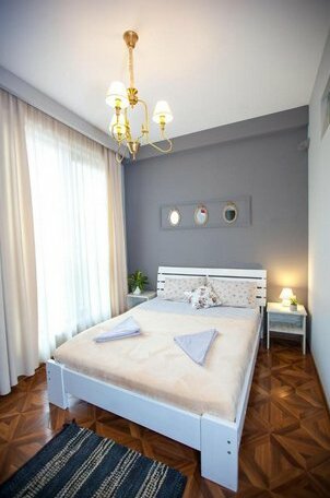 Tbilisi LOA Apartment - Photo4