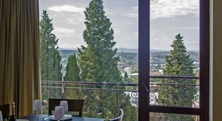 Tiflis View Apartment - Photo2