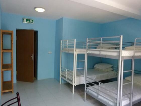 Why Me Hostel and Rooms - Photo4