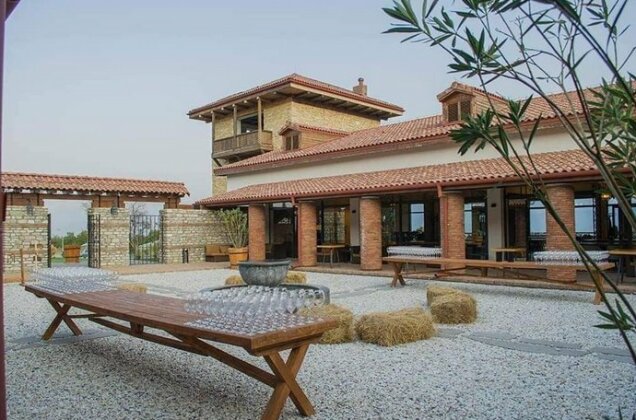 Chateau Mosmieri Resort - Photo2