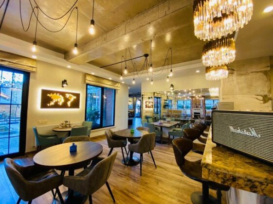 Seventeen Rooms - Photo3