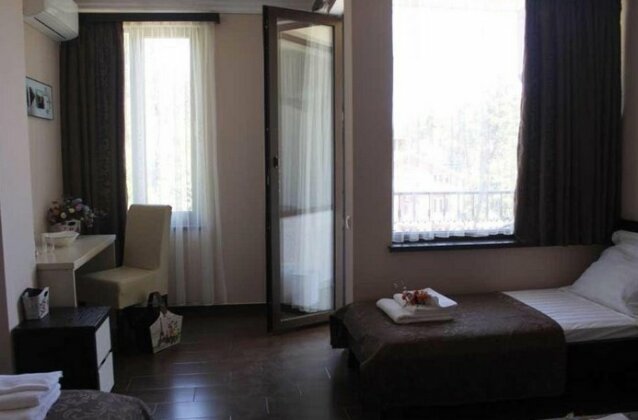 GNS Hotel - Photo2