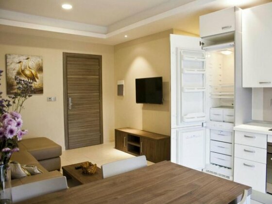Axis Suites - Photo3