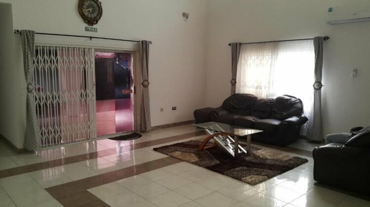 Bond Royale Hotel - Photo5