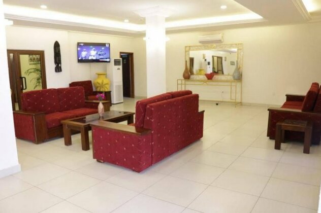 Coconut Grove Sakumono Hotel - Photo4