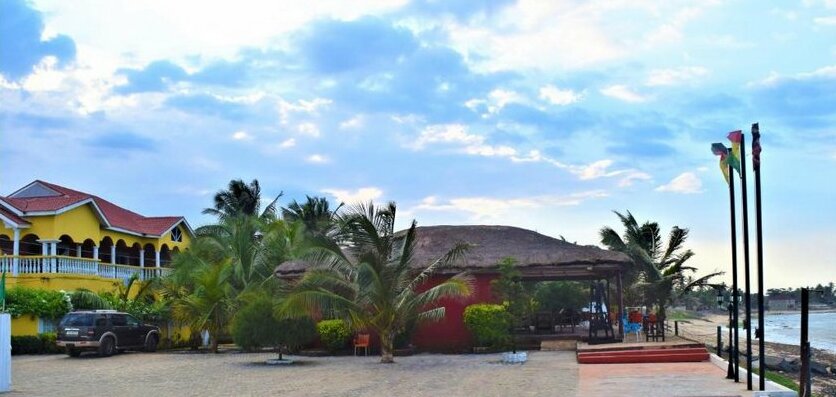 Coconut Pointe Villa & Beach Resort - Photo2