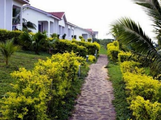 Brenu Beach Lodge - Photo2