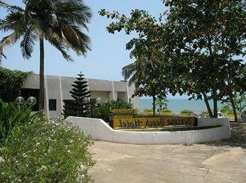 Biriwa Beach Hotel - Photo2