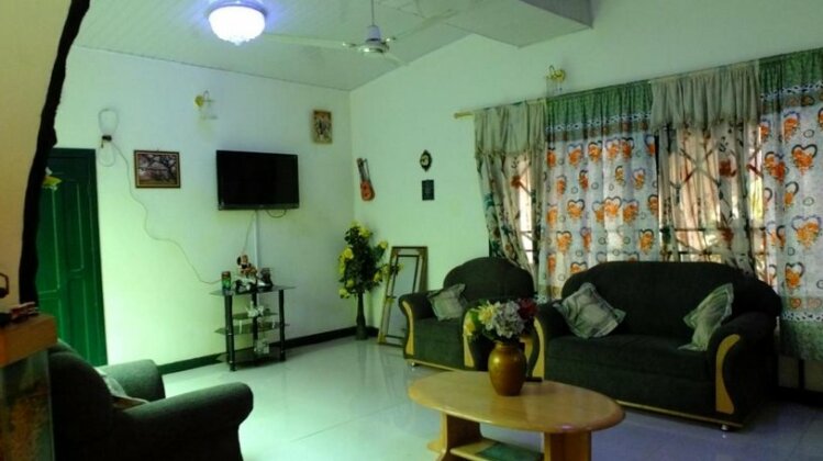 Godville Guesthouse - Photo4