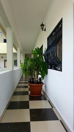 Le Petit Chalet Hotel - Photo4