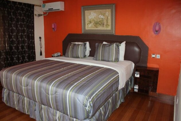 Zambezi Inn Hotel - Photo4