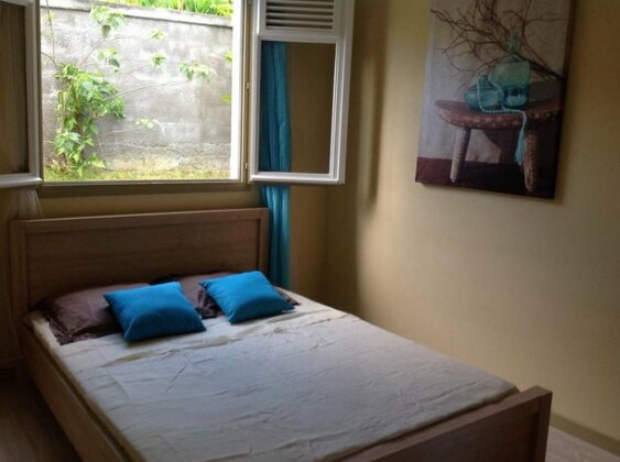  Photo 1