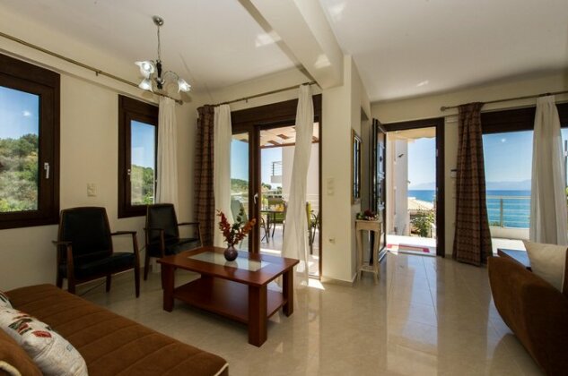 Villa next to the beach with panoramic view - Photo2