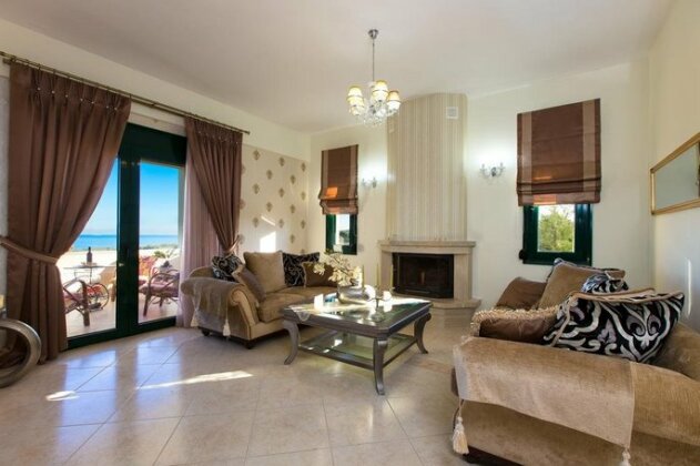 Villa Diamantis - Photo2