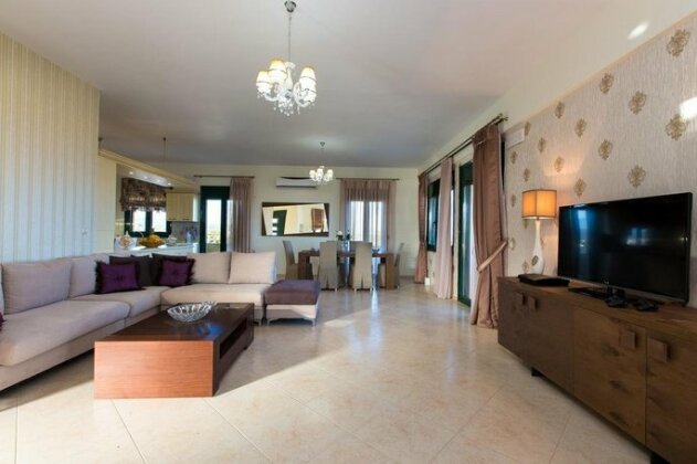 Villa Diamantis - Photo3