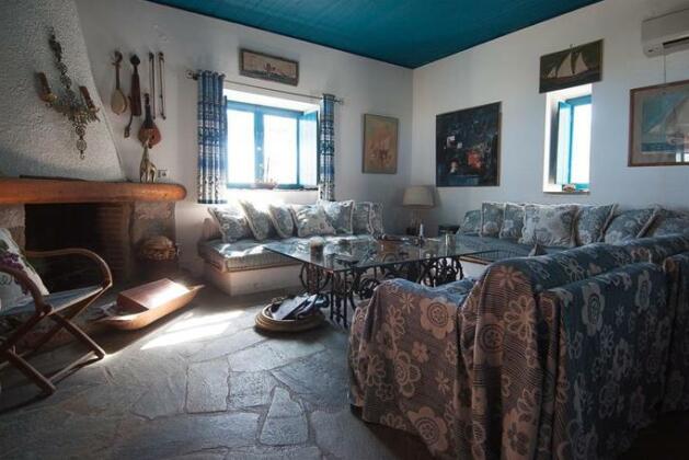 Bungalow in Aegina - Photo2