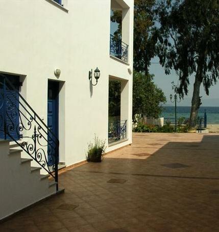 Crownview Suites - Photo2