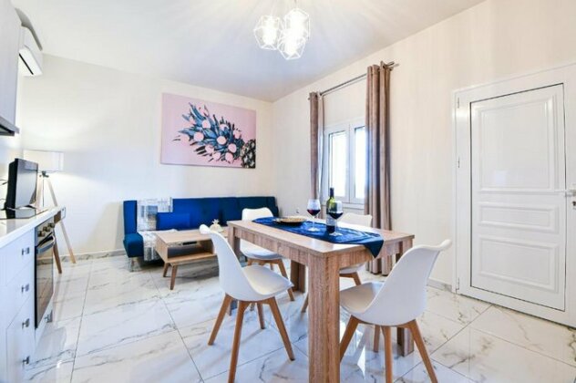 Koukounari Luxury Apartments - Photo4