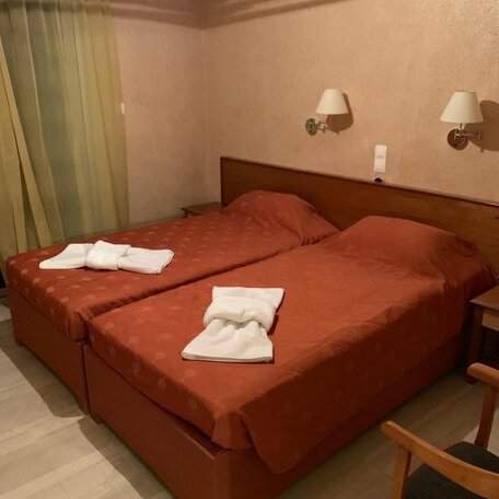 Lucy Hotel Aegina - Photo4