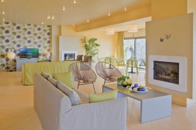 Marini Luxury Apartments and Suites - Photo3