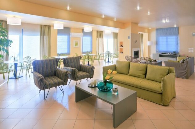 Marini Luxury Apartments and Suites - Photo4
