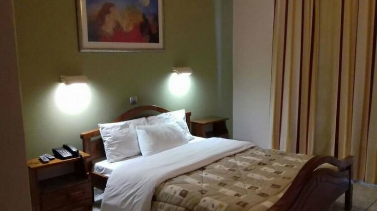 Mistral Aegina - Photo3
