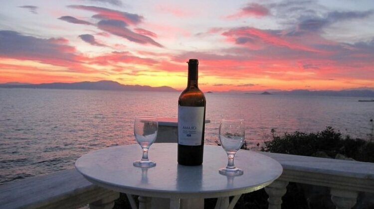 Mistral Aegina - Photo4