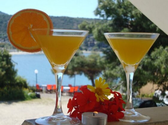 Rachel Hotel Aegina - Photo2