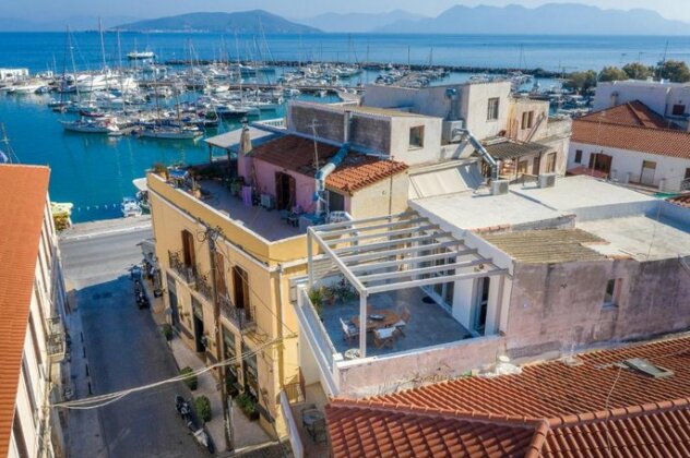 The ROOF - Sea View Apartment in the center of Aegina town