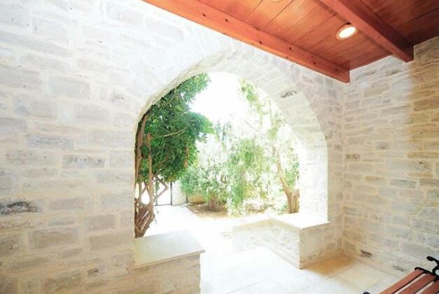 Ilias - Photo2