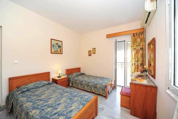 Padelis - Photo3