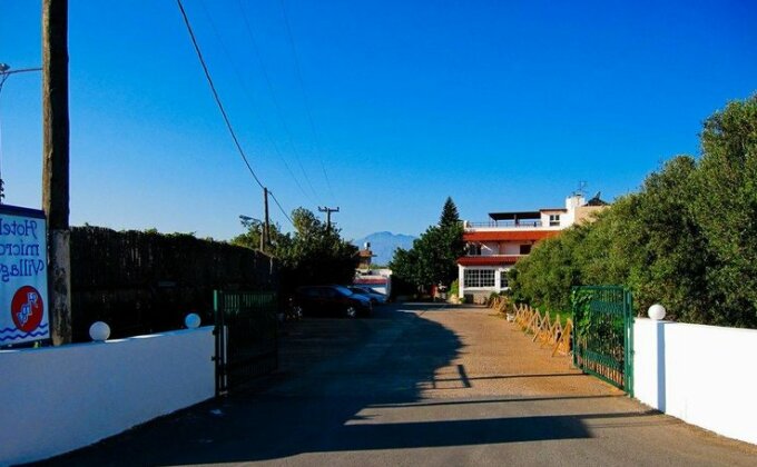 Mikro Village Hotel - Photo2