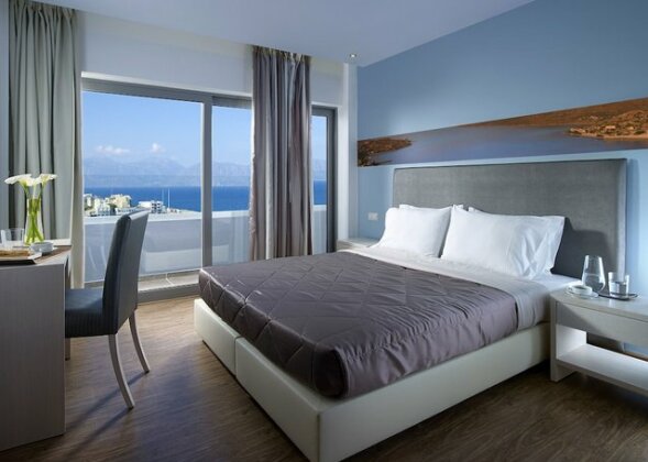 Mistral Bay Hotel - Photo2