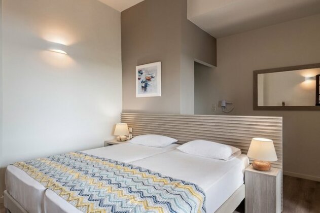 Alianthos Suites - Photo3