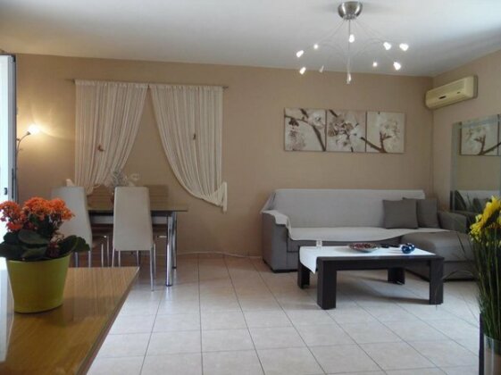 Evies Houses - Photo3