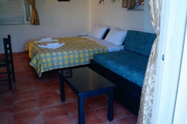Tersanas Beach Lodges - Photo2