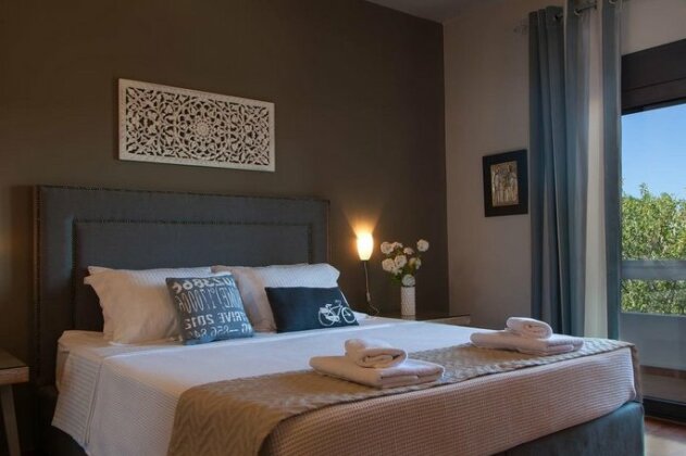 Villa Ampelaki - with heated pool - Photo5