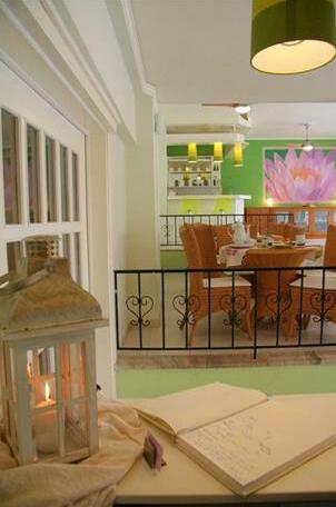 Waterlily Hotel - Photo3