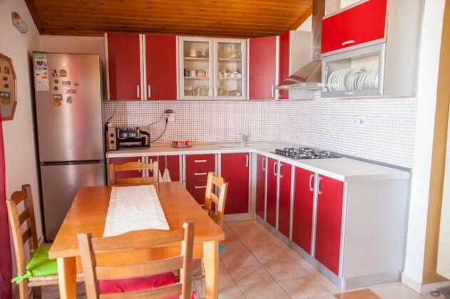 Attic Anemoessa - Photo2