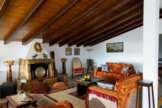 Vales Classical Apartment - Photo5
