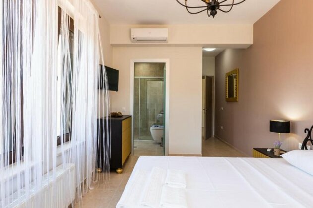 Eudora Luxury Stone Villa - Photo5