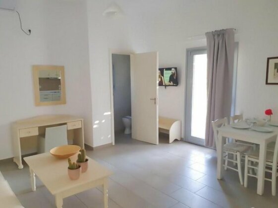 Thomas Apartments Katapola - Photo3