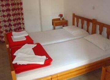 Antonis Rooms - Photo4
