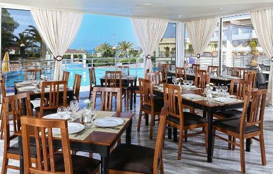 Santa Marina Beach Hotel Crete - Photo5